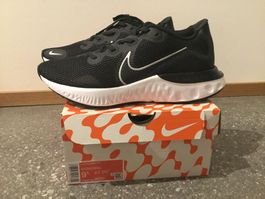 Nike Running Turnschuhe,  Renew Run, Men, Gr. 43, neu