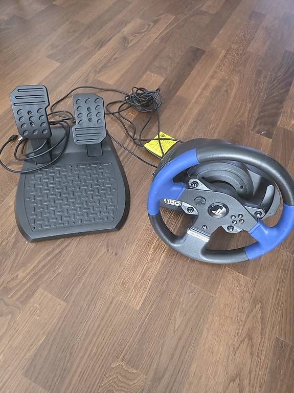 Controller: Thrustmaster T150 Force Feedback Lenkrad inkl. Pedale – Usato da Wittenbach venduto da Elena1991