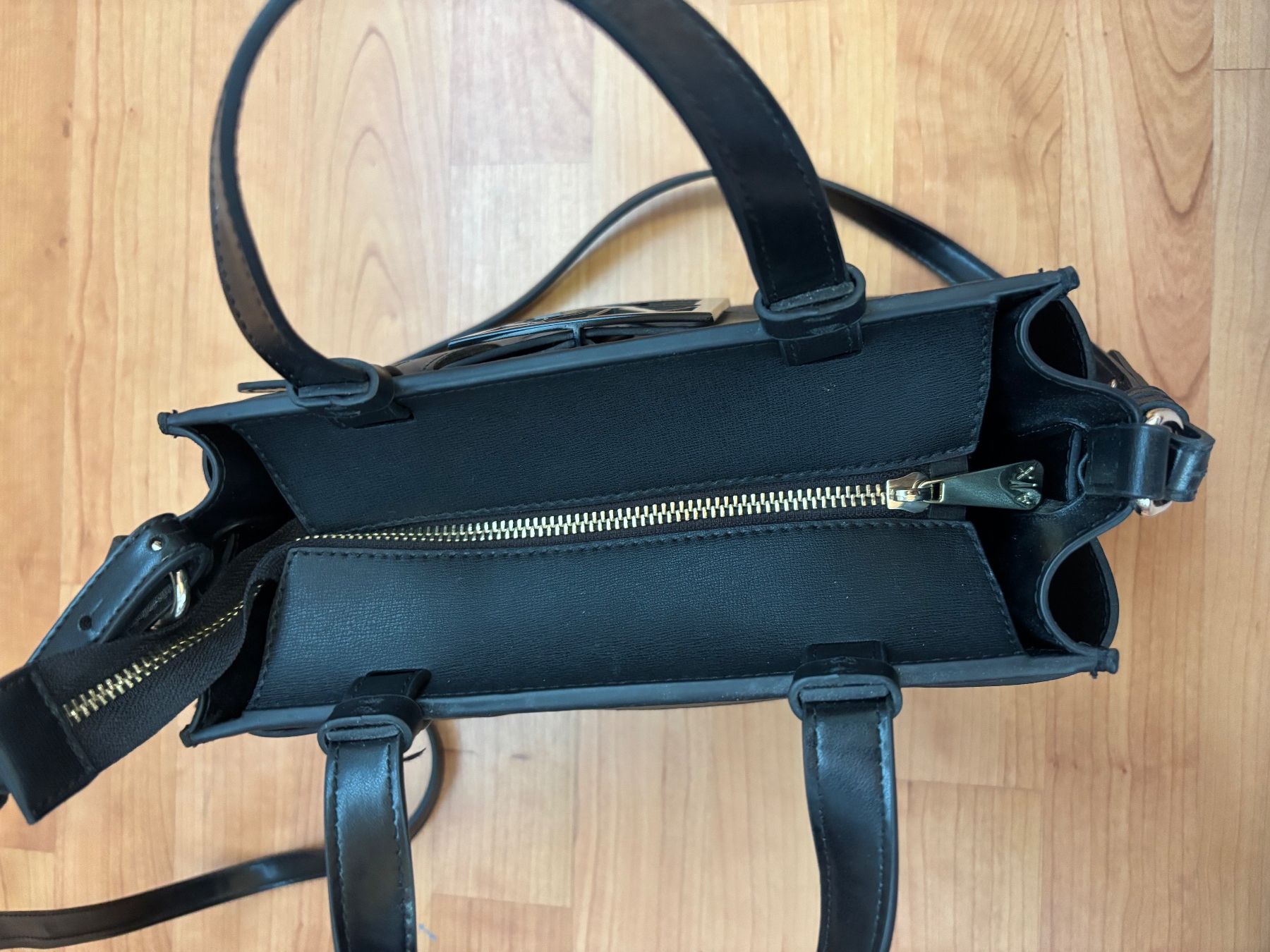 Armani Borse da donna: Armani Exchange Handtasche in Schwarz – Usato da Wenslingen venduto da sal_58dr 4