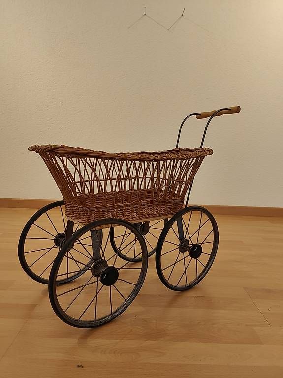 Carrozzine per bambole: Neuwertiger Puppenwagen – Usato da Heiden venduto da Sirgreg