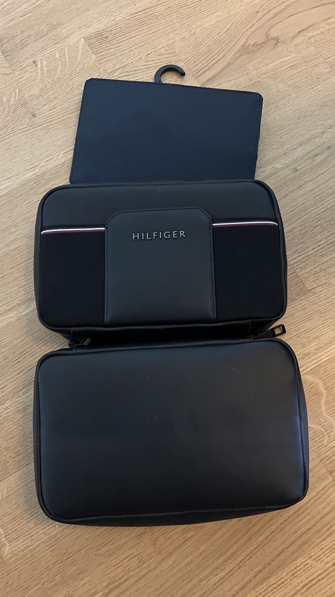 Custodie per cosmetici: Necessaire Tommy Hilfiger – Nuovo (secondo la descrizione) da Basel venduto da LfcManu15