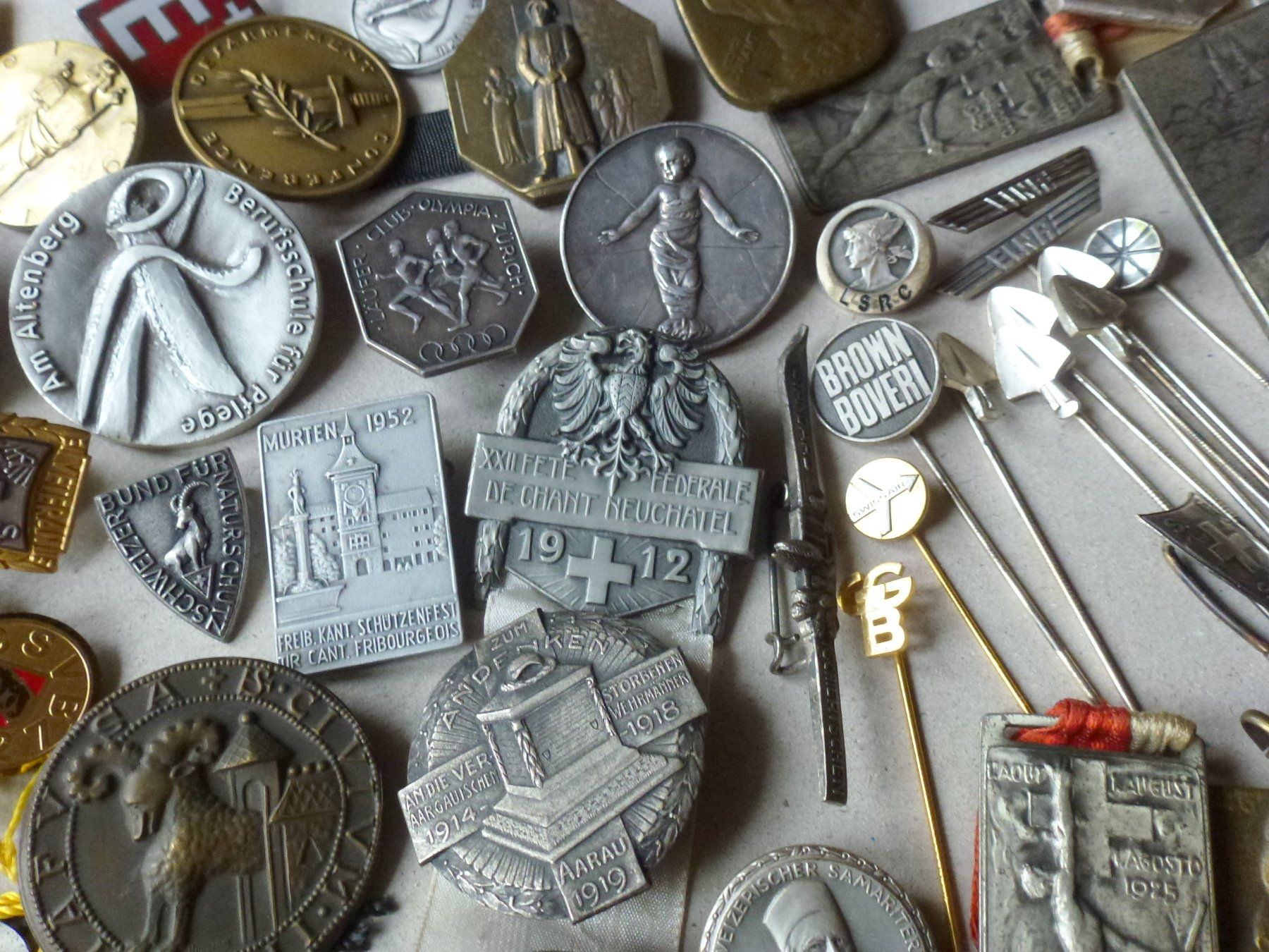 Medaglie: ++ Sammlung Anstecker, Abzeichen, auch viel Silber mitdabei – Usato da Walkringen venduto da Casablanca777 5