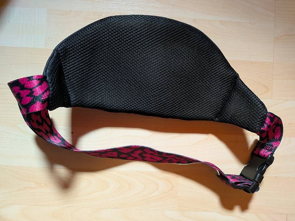 Taschen: Bauchtasche – Gebraucht aus Zürich von witch_finder 1