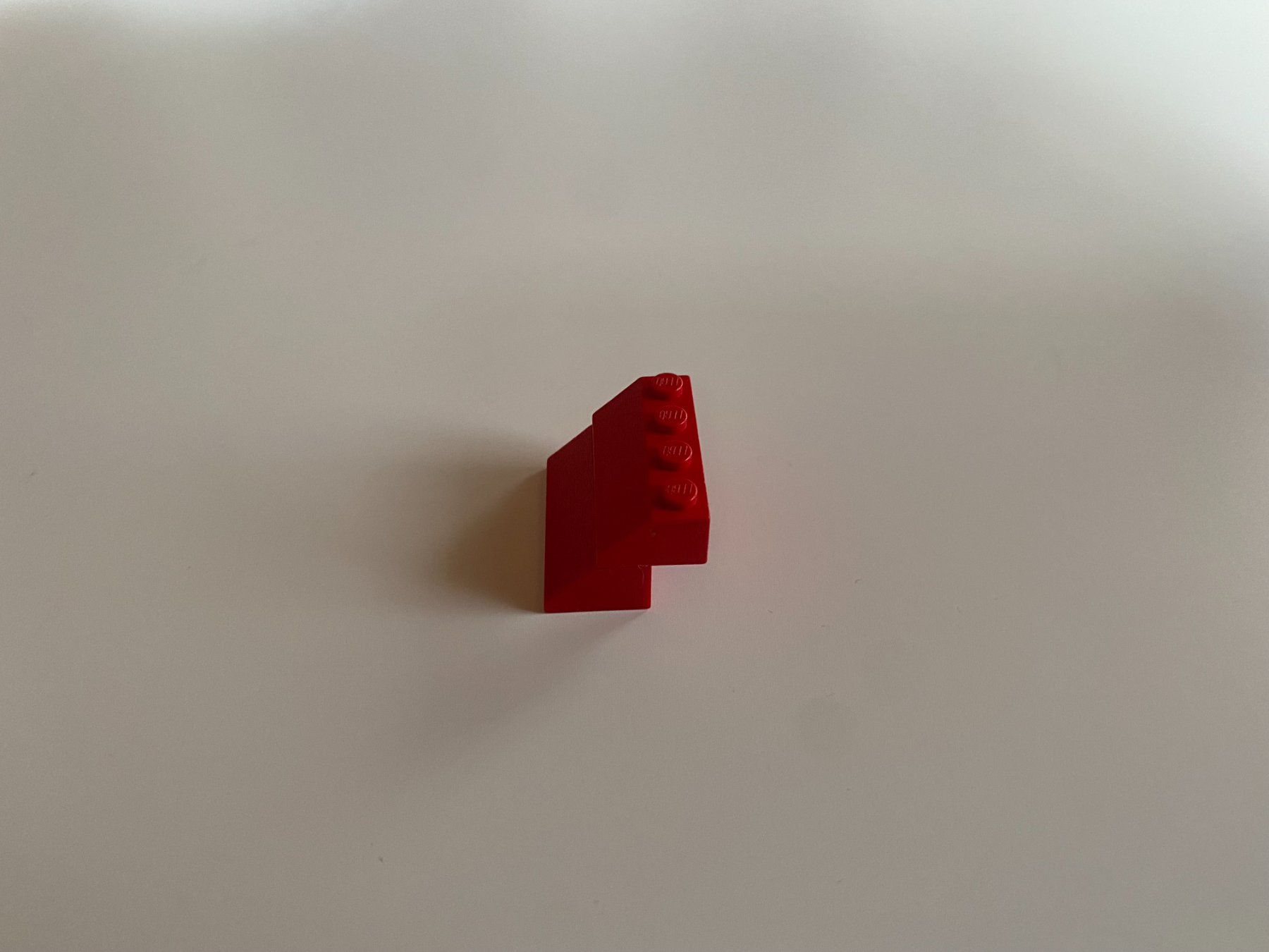 Lego Spielzeuge: LEGO - 49 - ROTE - DACHSTEINE - 4 X2 – Gebraucht aus Gelterkinden von ajdt4 1