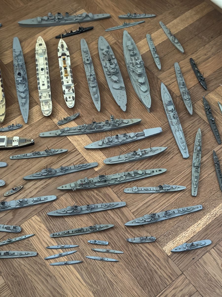 Wiking Modellbausätze & Standmodelle: 50+ Schiffsmodelle Konvolut WIKING, Passagierschiffe & Krieg – Gebraucht aus Zürich von cla_sgm7 2
