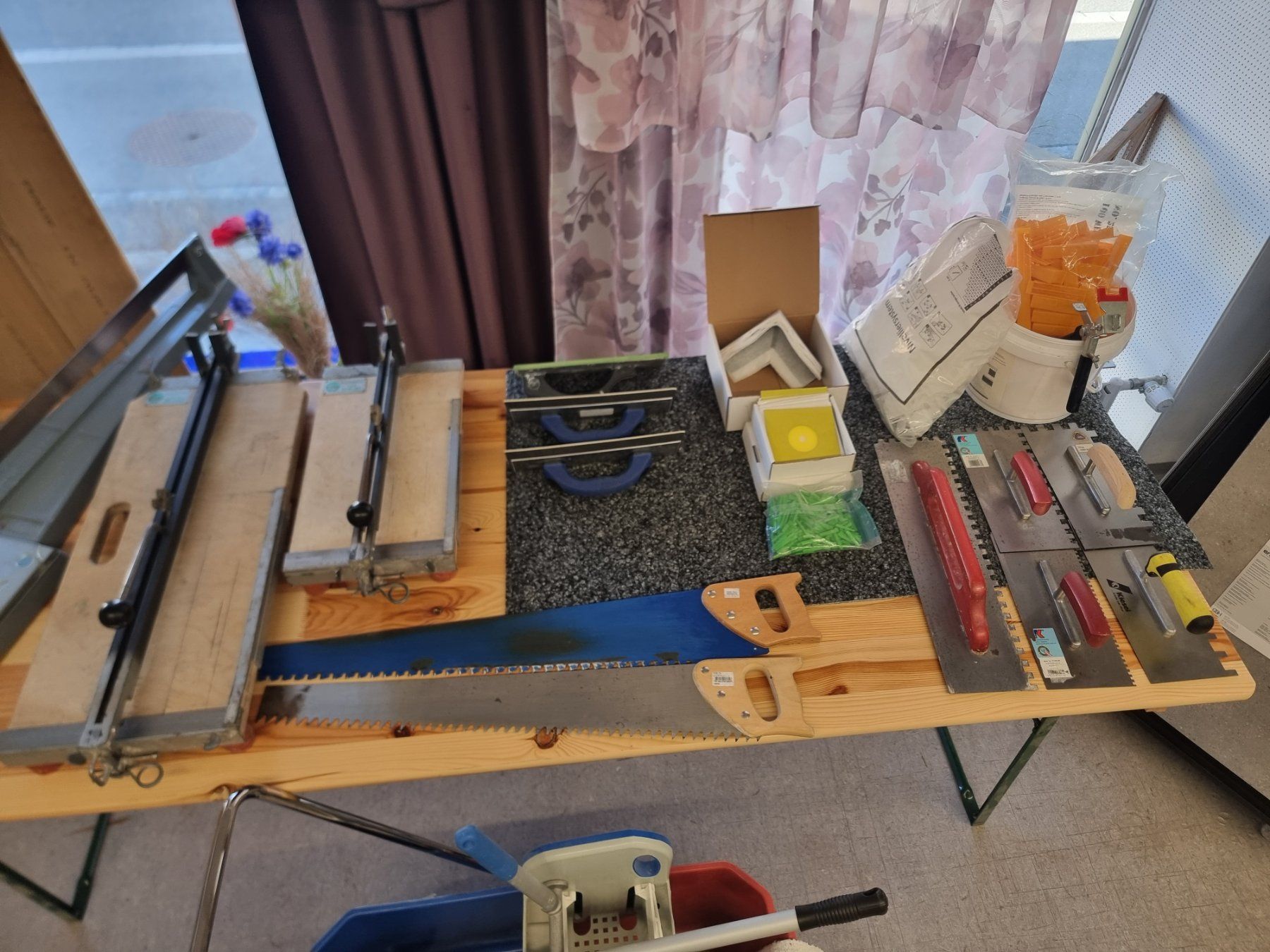 Tous les outils: Plattenleger Werkzeug – D'occasion à Bichwil par maeg1430 1