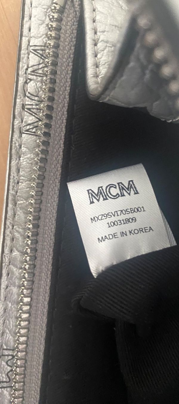 Mcm Borse da donna: MCM Clutch Silver Leather Visetos – Nuovo (secondo la descrizione) da Walchwil venduto da Finibaci 4