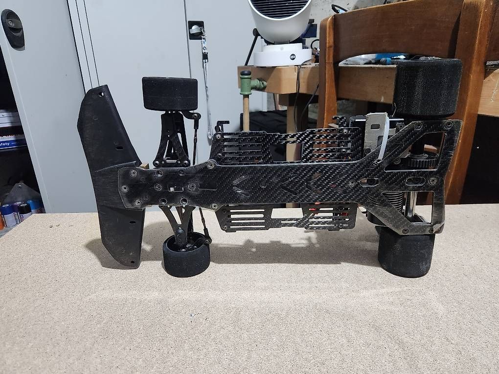 Modellismo RC: Voiture télécommandé Buri Racer 1/8 – Usato da Renens VD venduto da aligrapefruit 3