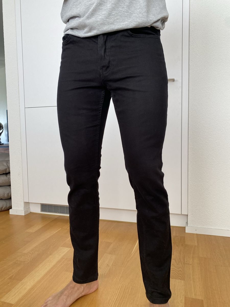 Jeans: Schwarze Herrenjeans, Grösse 30-32 – Nuovo (secondo la descrizione) da Kriens venduto da sch_v6nl 1
