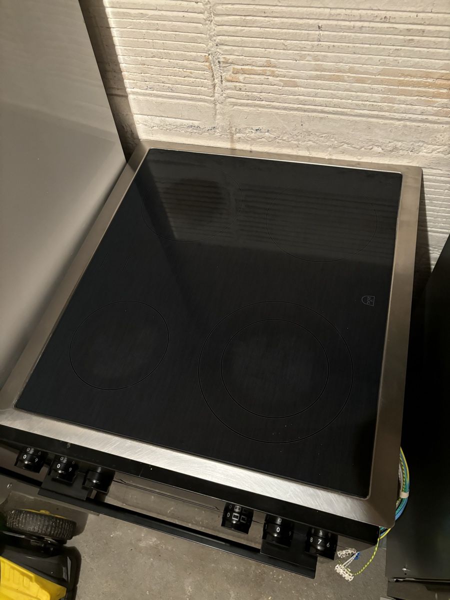 V-Zug Elettrodomestici da cucina: Backofen mit Glaskeramik  – Usato da Regensdorf venduto da Luis3000 2