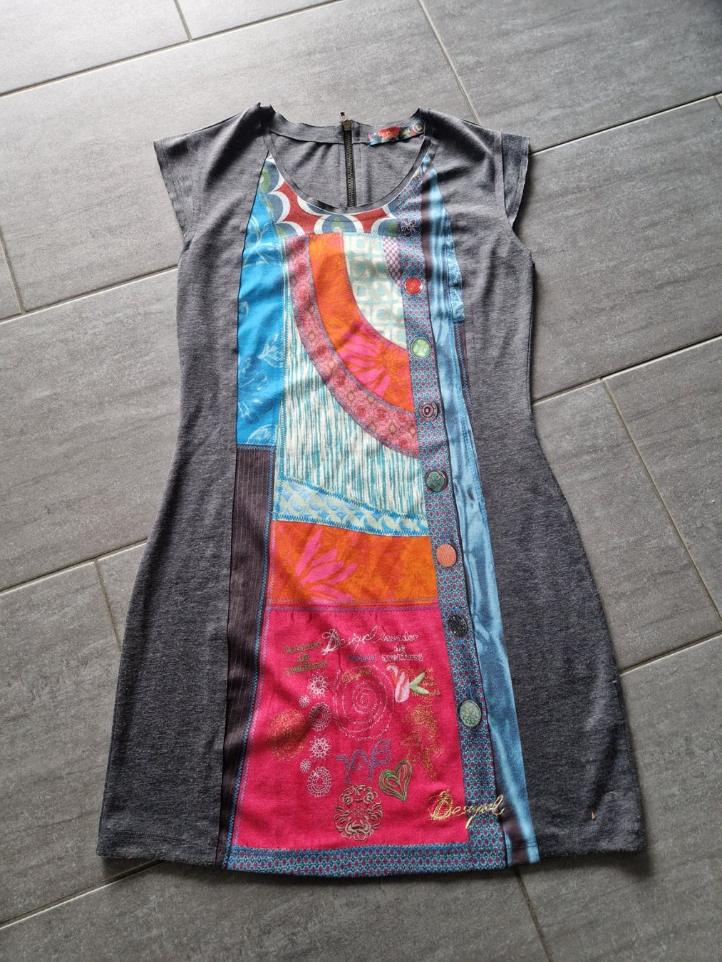 Desigual Vestiti: Kleid Desigual Gr.L – Usato da Mezzovico venduto da maemy