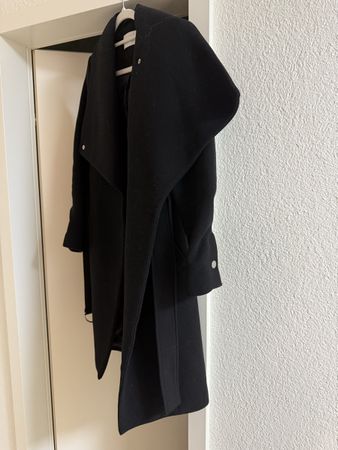 Damen Mantel schwarz mit Gürtel und grossem Kragen