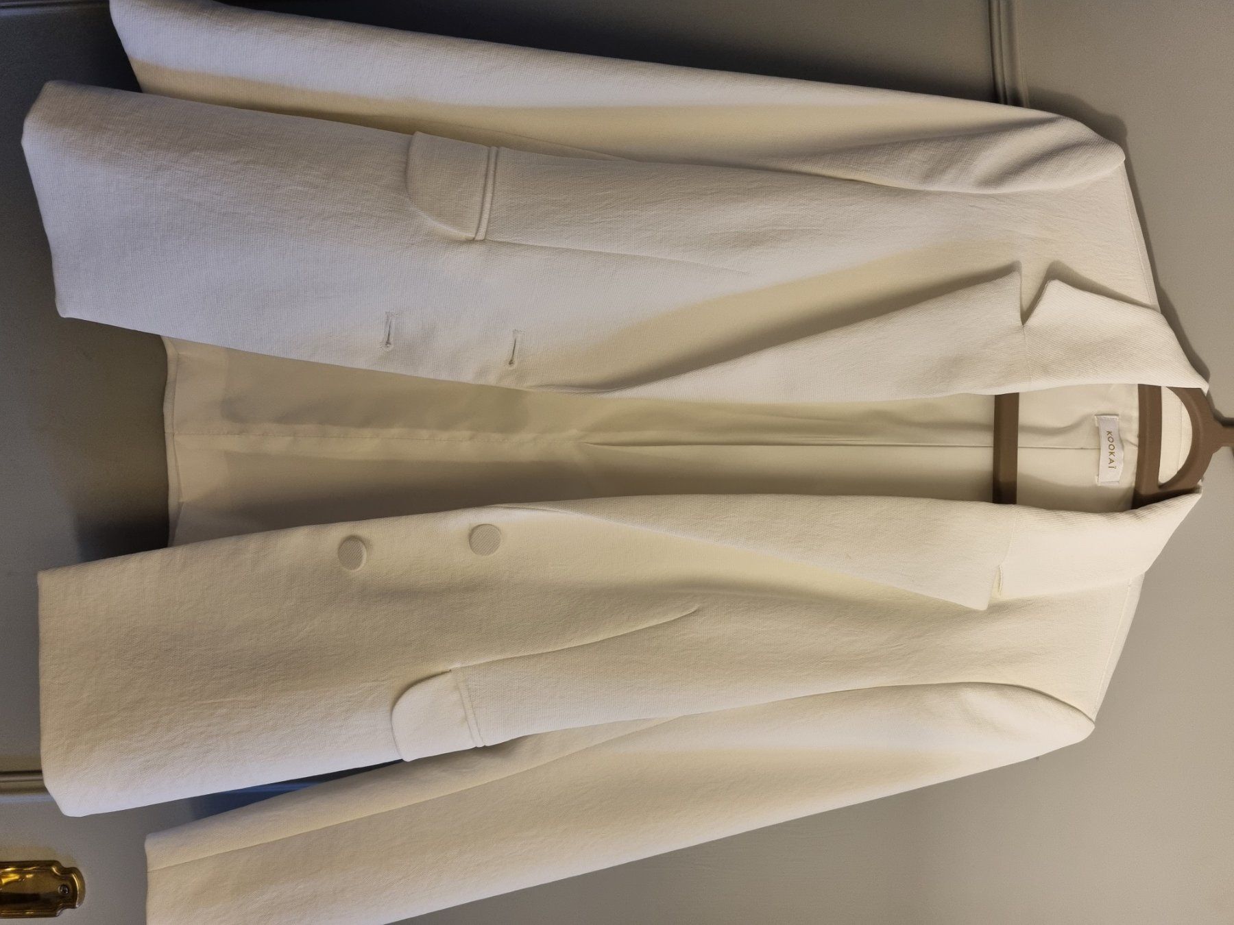 Kookai Giacche: Blazer Kookai blanc – Nuovo (secondo la descrizione) da Pont de la morge venduto da tatianar96