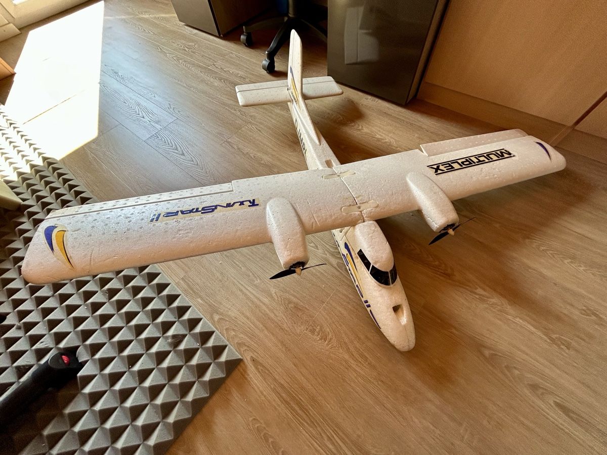 RC Flugzeug Multiplex Twinstar (Defekt) in Stadel für CHF 11 – nur ...