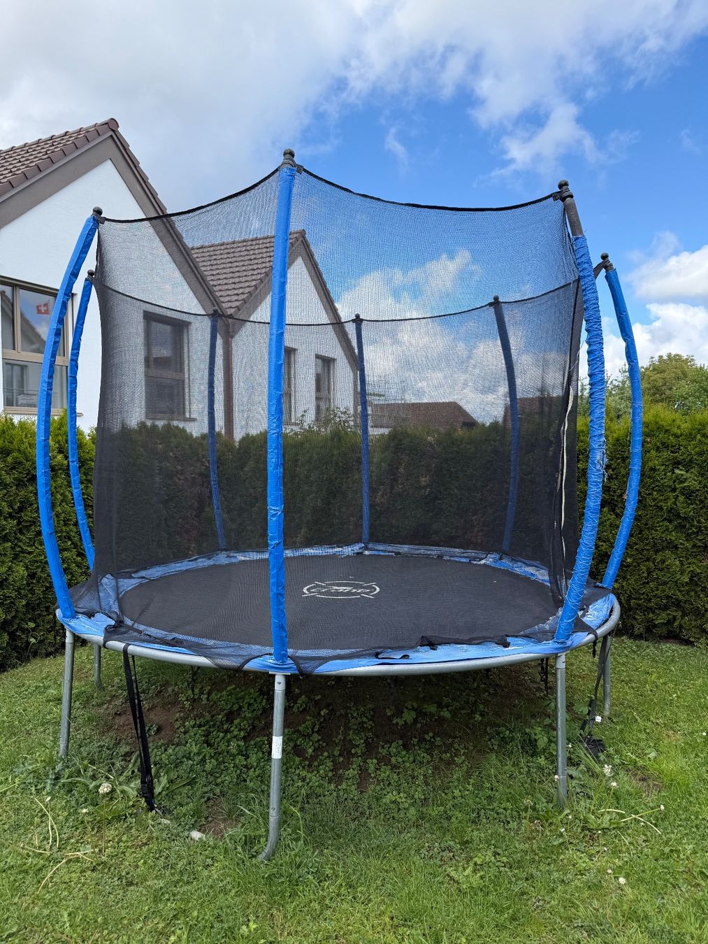 Trampoline: gebrauchtes Gartentrampolin – Gebraucht aus Reinach AG von Stella812