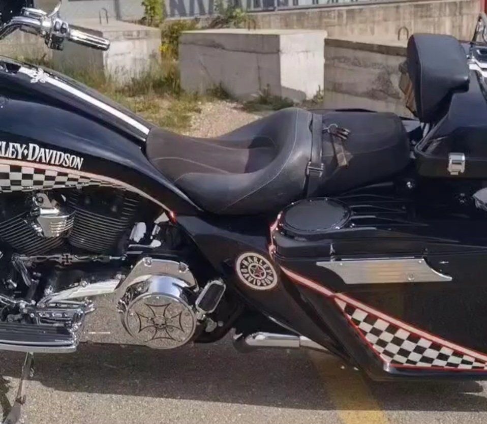 Harley-Davidson Touring: Harley davidson street glide cvo bagger – Usato da La Chaux-de-Fonds venduto da har_h7mq 2