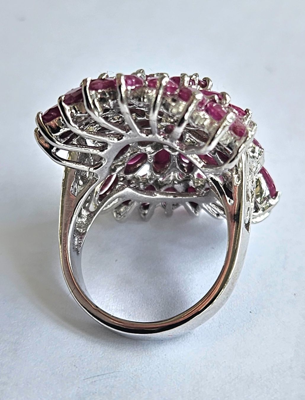 Anelli: Ring Silber mit vielen roten Rubinen, Ringgroesse 56 – Nuovo (secondo la descrizione) da Zürich venduto da benedikt12 7