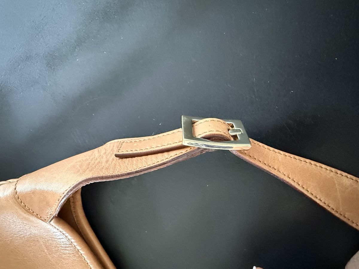 Gucci Altro in  Abbigliamento & Accessori: Sac GUCCI en cuir camel – Usato da Vernier venduto da ley_yqh9 9