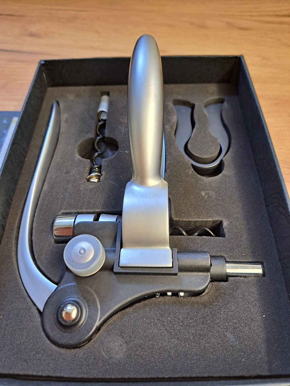 Apribottiglie & Tappi per chiusura: Saveur & Découverte Hebel-Korkenzieher Wein-Geschenkset – Usato da Hauptwil venduto da maexchen71 4