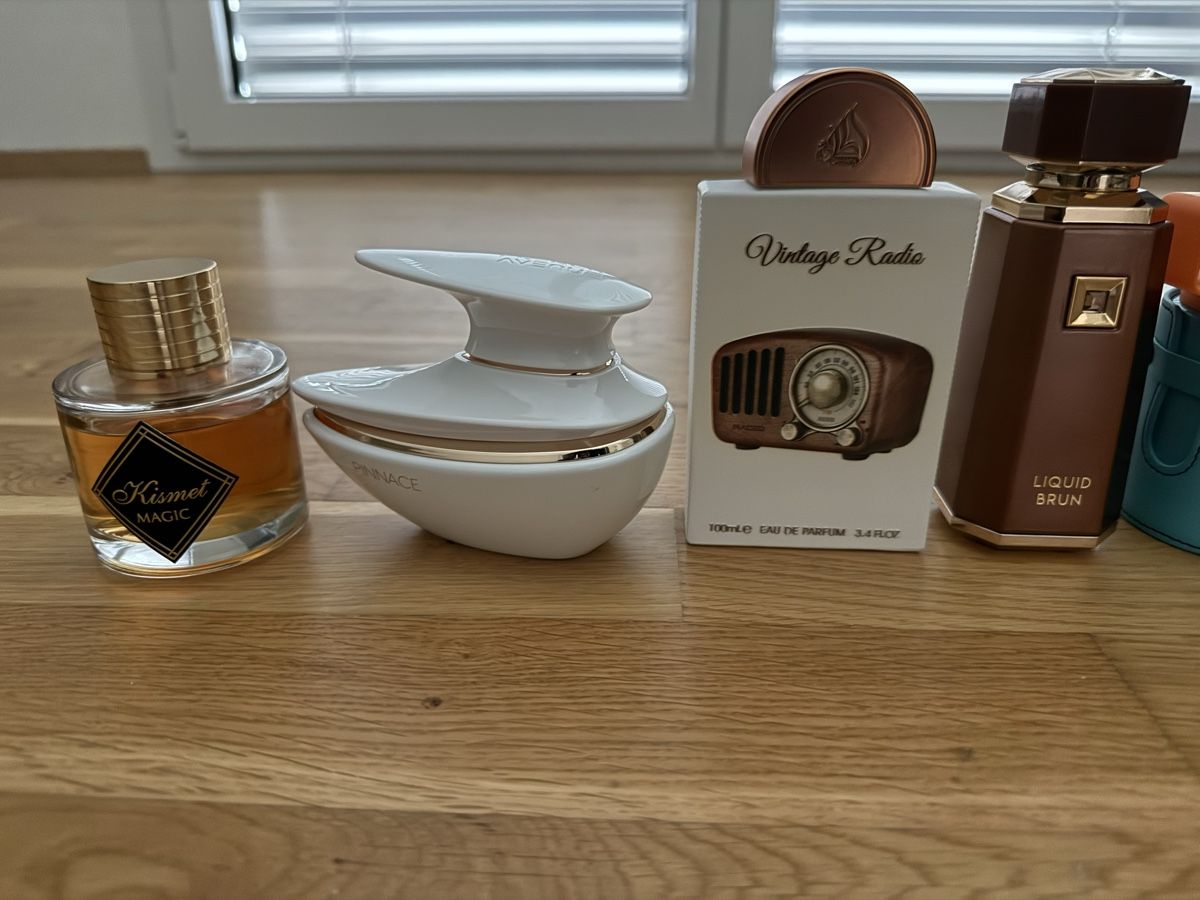 Profumi & Eau de Toilette: 8 Parfumes / 90% Inhalt - SCHNÄPPLI – Nuovo (secondo la descrizione) da Recherswil venduto da Noname1 1