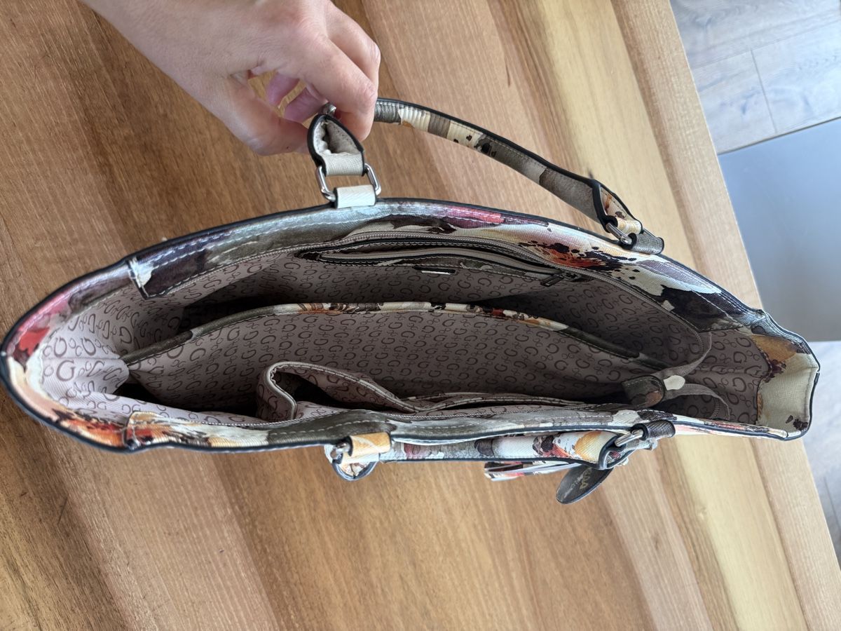 Guess Taschen für Damen: Guess Handtasche  – Gebraucht aus Muttenz von Janine1975 3