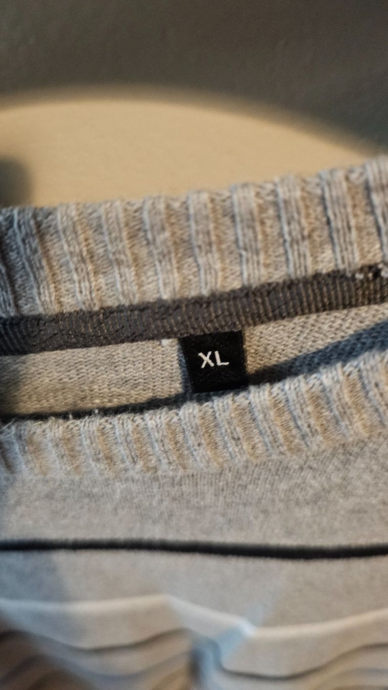 C&A Maglioni & Felpe: Pull Homme XL rayé gris, bleu, blanc et noir – Usato da Bernex venduto da Syssi57 1