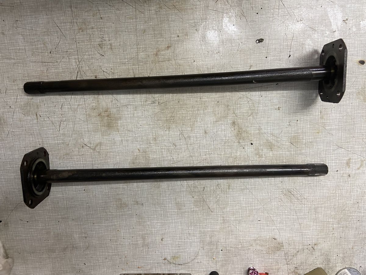 MG Tutti pezzi di ricambio auto: MGB Steckachsen Oldtimer – Usato da Hedingen venduto da mg1948_er