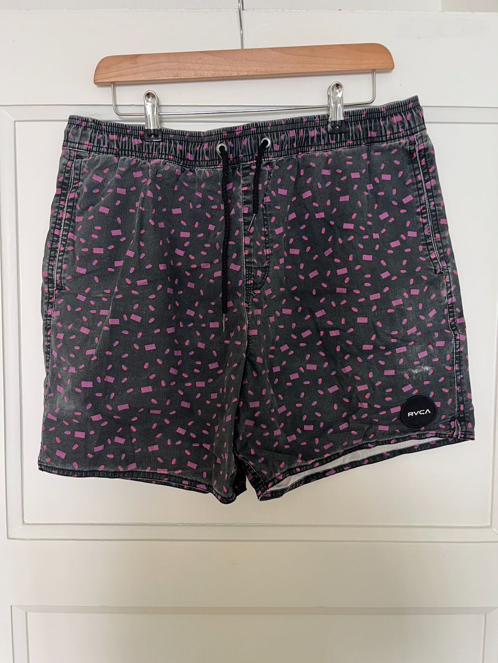 RVCA Hosen: SHORTS / BOARD SHORTS by RVCA – Gebraucht aus Zürich von Ankawhi