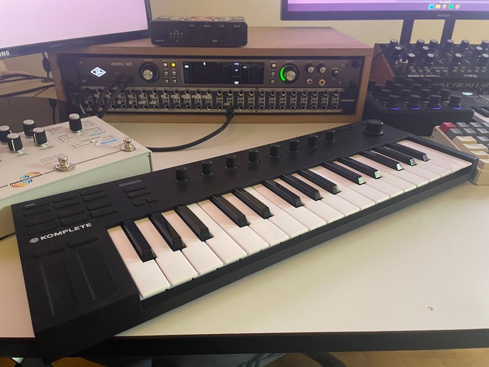Native Instruments Komplete Kontrol M32 | Kaufen auf Ricardo