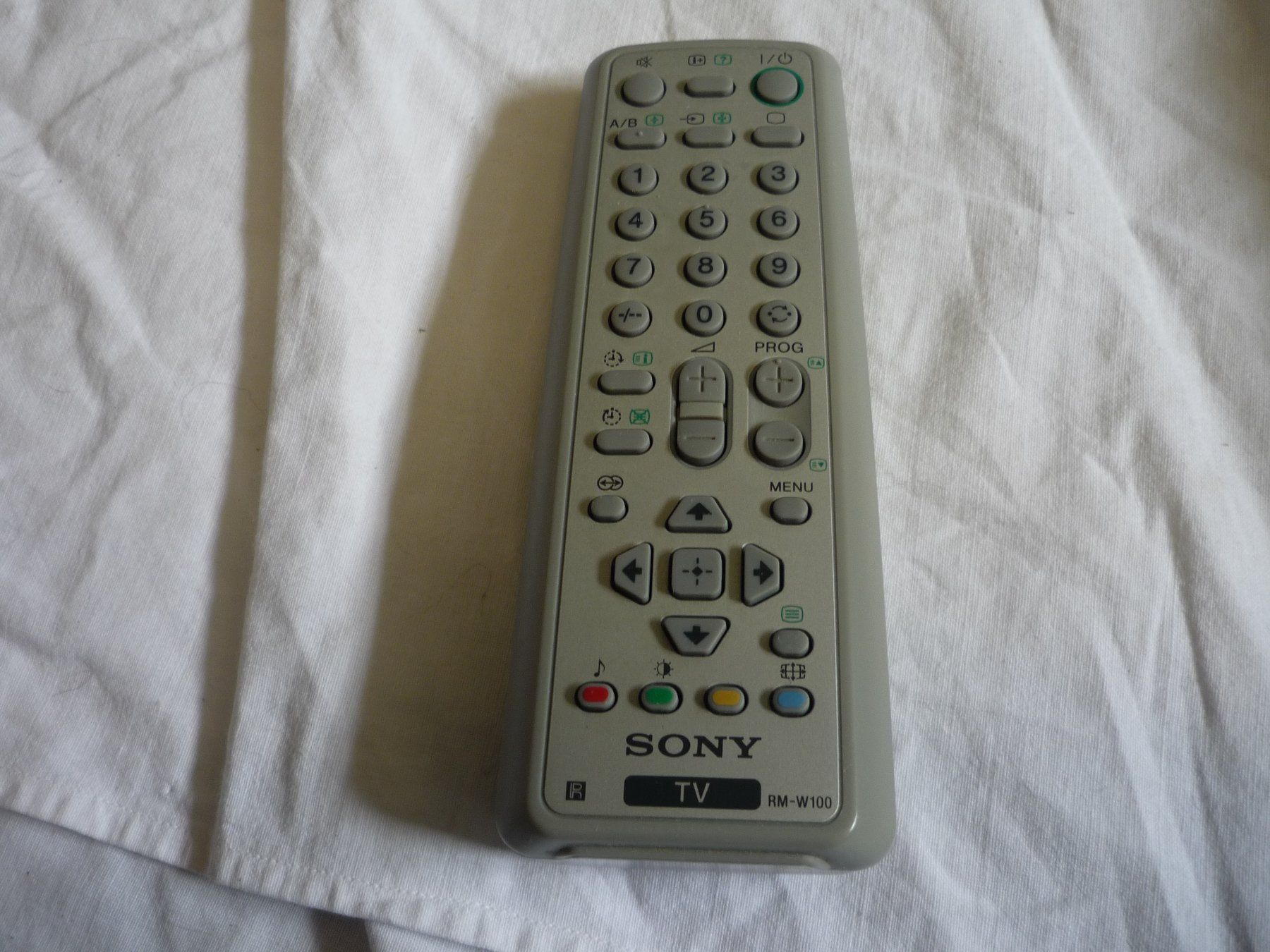 Sony Telecomandi: Sony Audio System TV Player Fernbedienung - RM W100 – Usato da Beringen venduto da Flatretriever