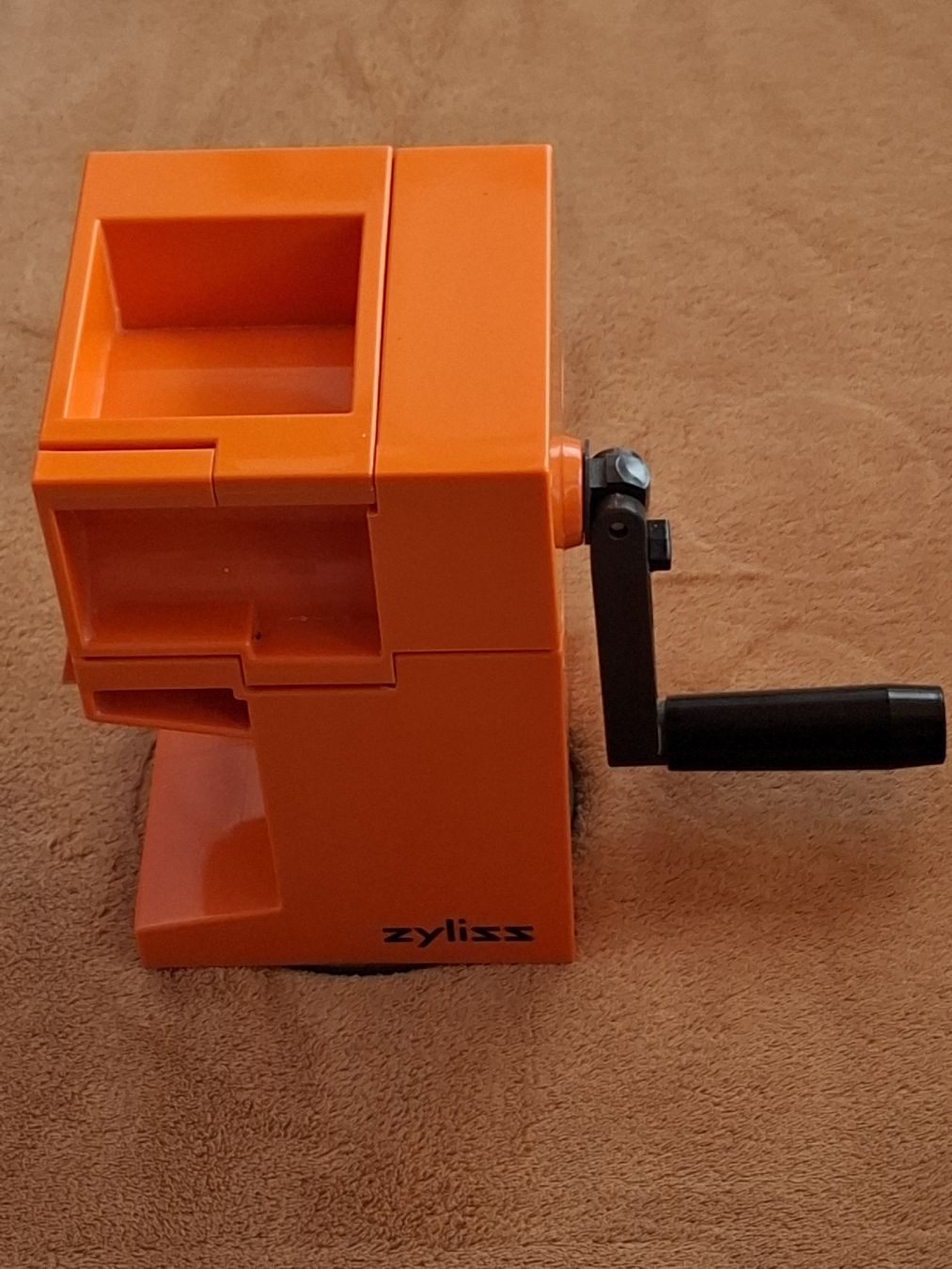Zyliss Elettrodomestici da cucina: Zyliss Raffel  mit 3 Einsätzen – Usato da Riniken venduto da bro_slk8 2