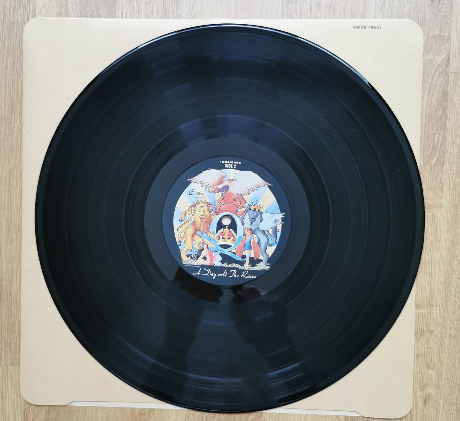 Dischi in vinile: Queen - A Day At The Races – Usato da Birsfelden venduto da dsc_f8gx 2