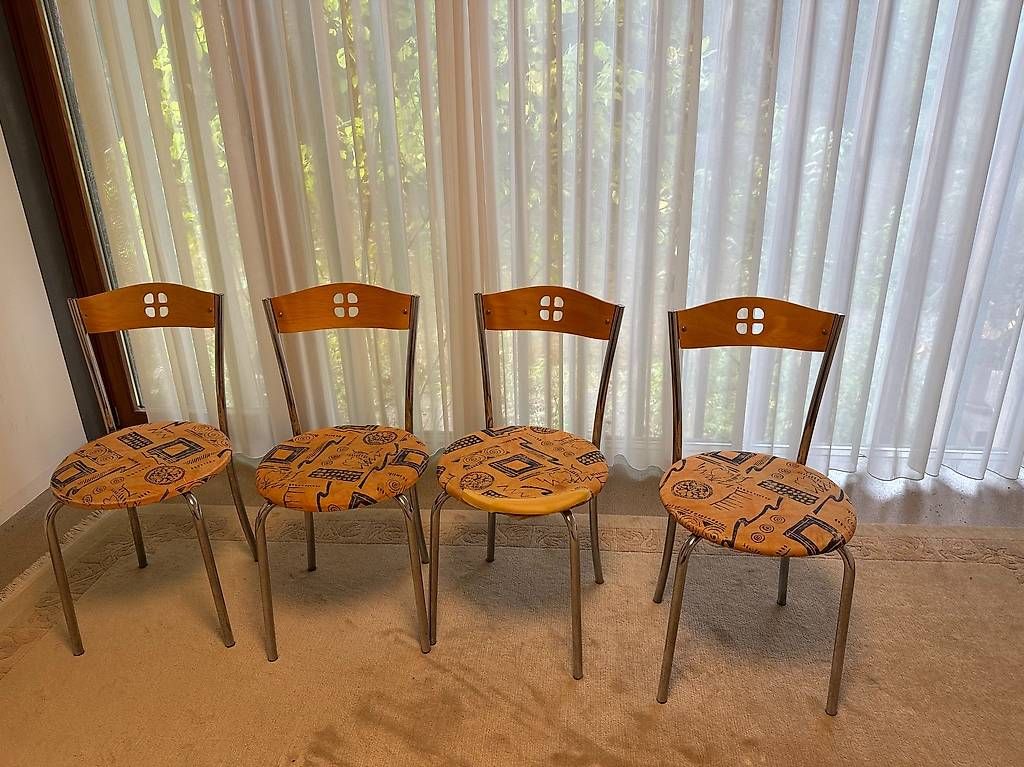 Stühle: 4 Stühle gratis – Gebraucht aus Aarau von vio_lrn7