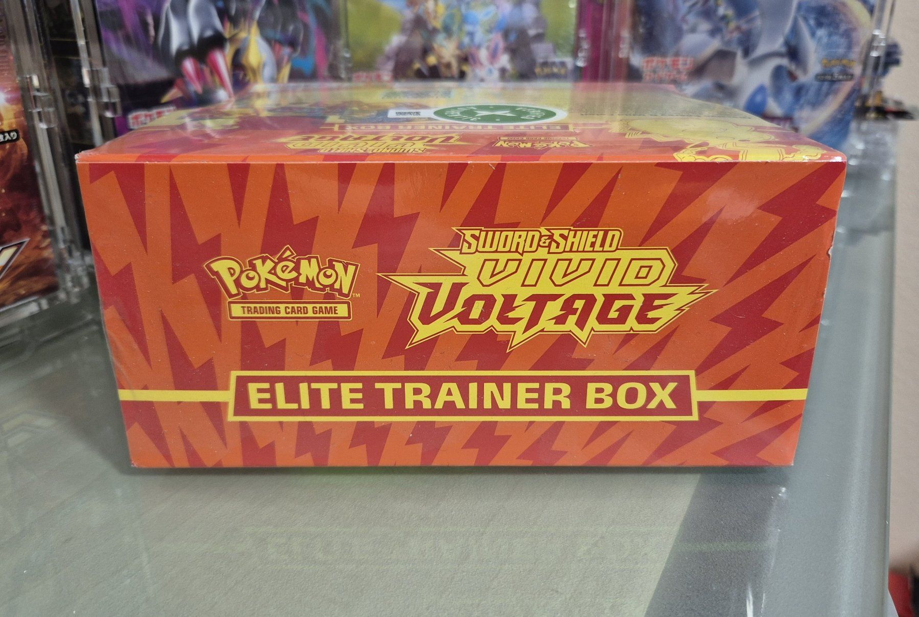 Pokémon Carte collezionabili: Pokémon Vivid Voltage Elite Trainer Box Englisch 2020 – Nuovo (secondo la descrizione) da Aesch BL venduto da bigboystoy 4