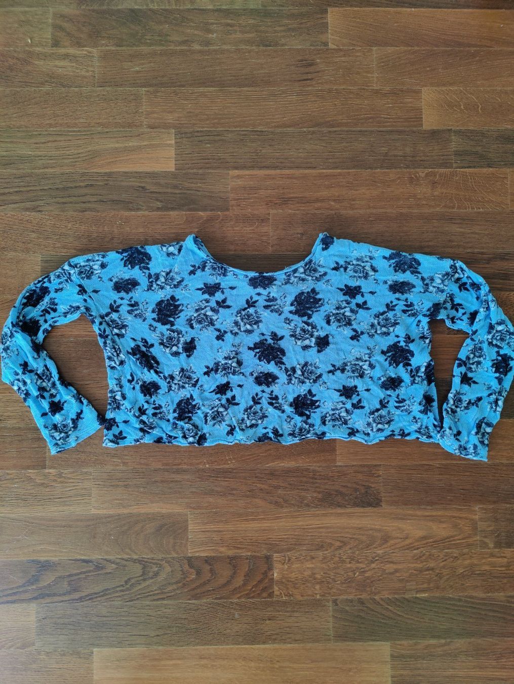 H&M Top: H&M Crop Top – Usato da Dietikon venduto da mike.thorton
