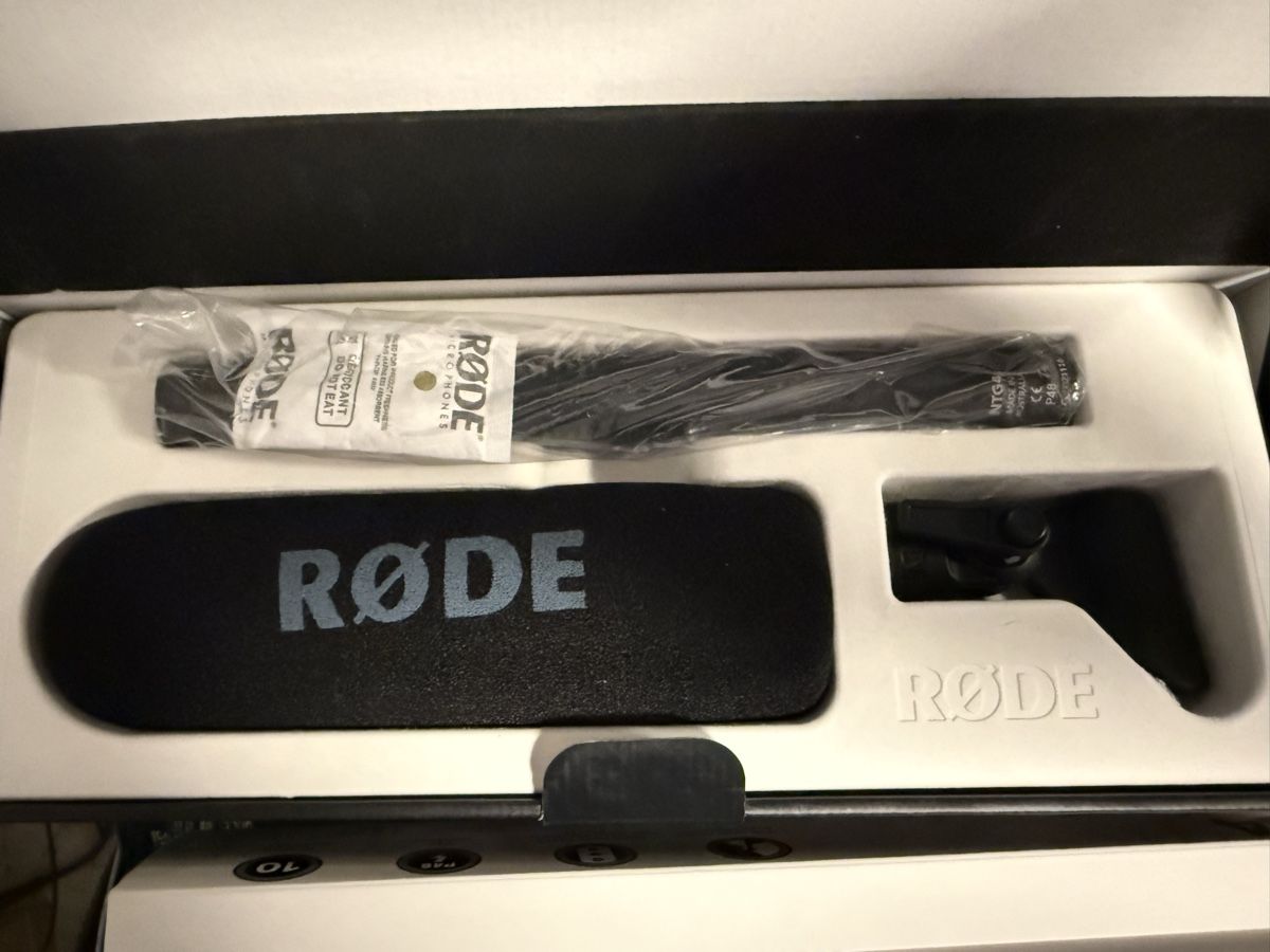 Røde Microfoni: RODE NTG4 Shotgun Mikrofon – Nuovo (secondo la descrizione) da Wollerau venduto da sidenico