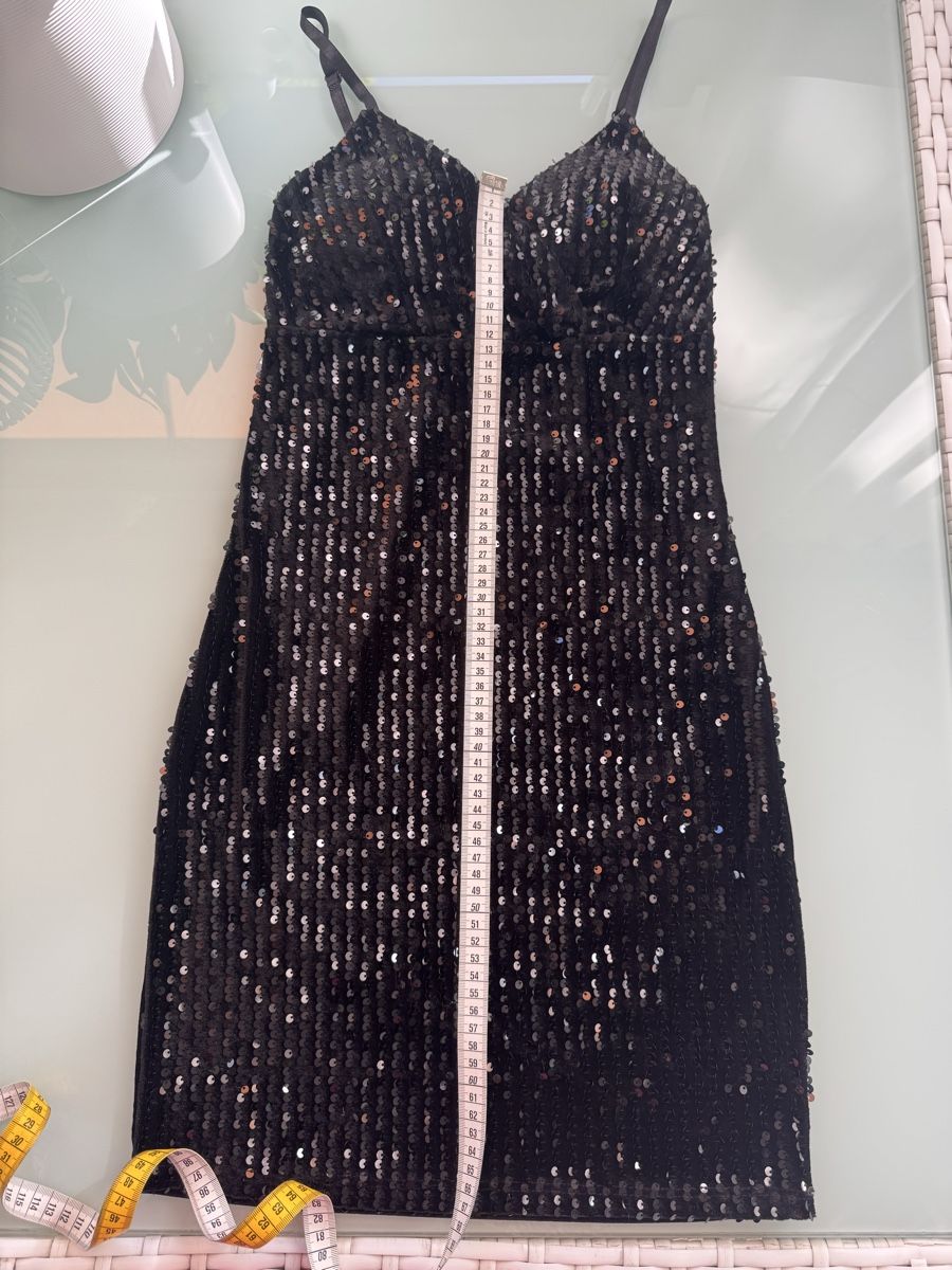 Vestiti: Schwarzes Pailletten Kleid – Usato da zürich venduto da Bailey17 7