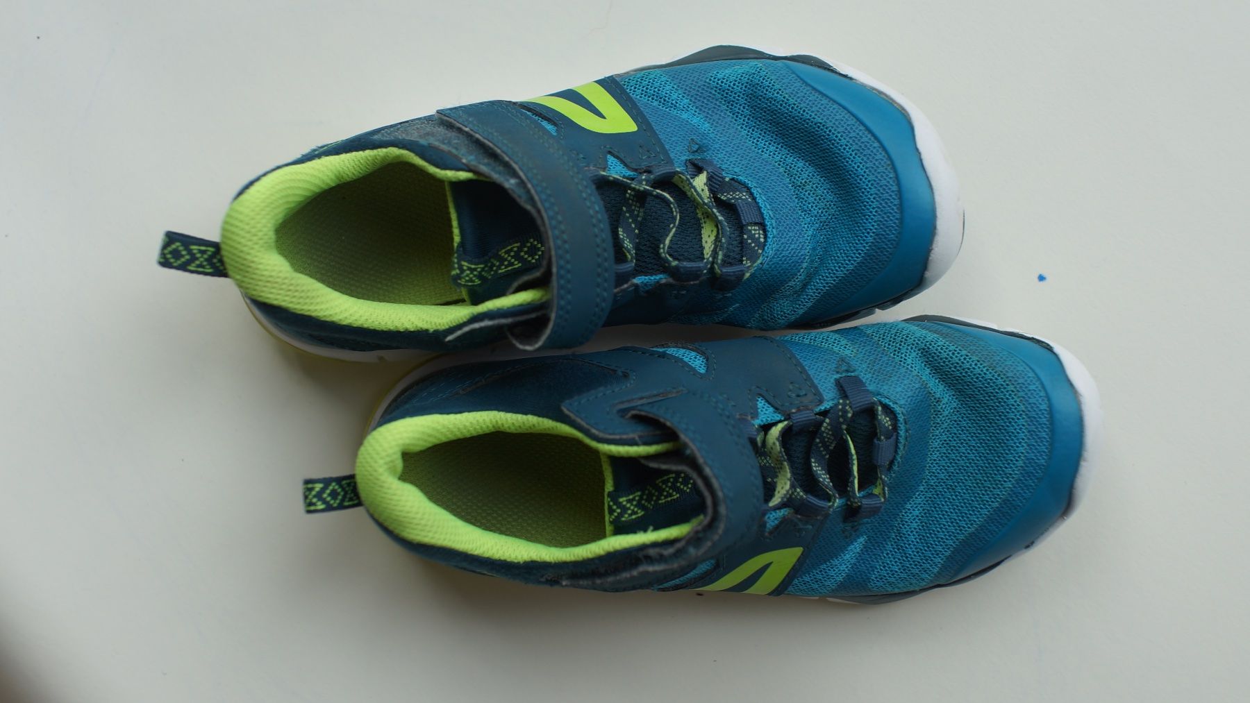Decathlon Schuhe für Jungen: Turnschuhe Decathlon gr. 33 – Gebraucht aus Biel/Bienne von Cyp79 2