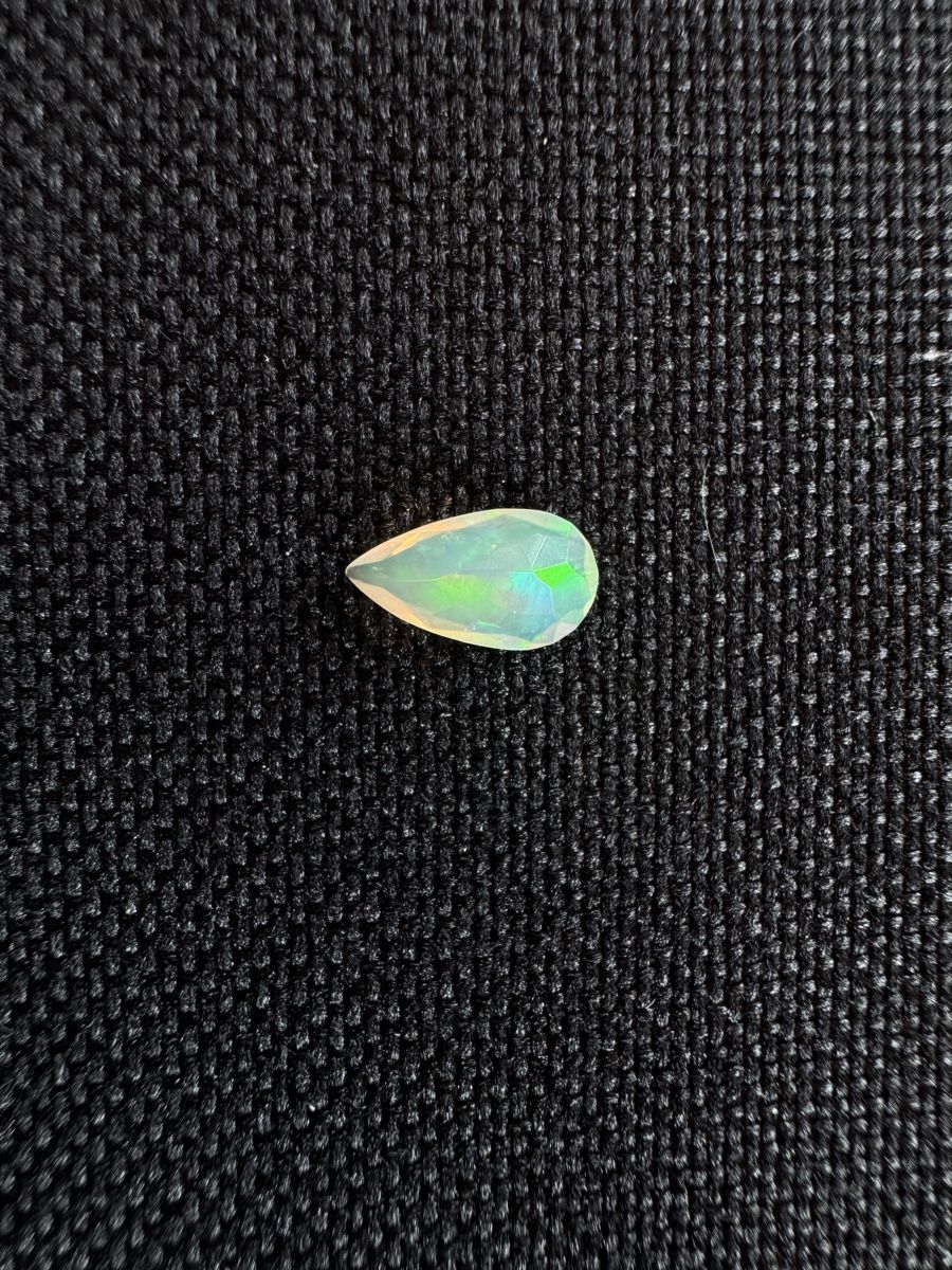 Edelsteine: Äthiopischer Opal 0.7ct – Neu und originalverpackt aus Wängi von Horus90 1