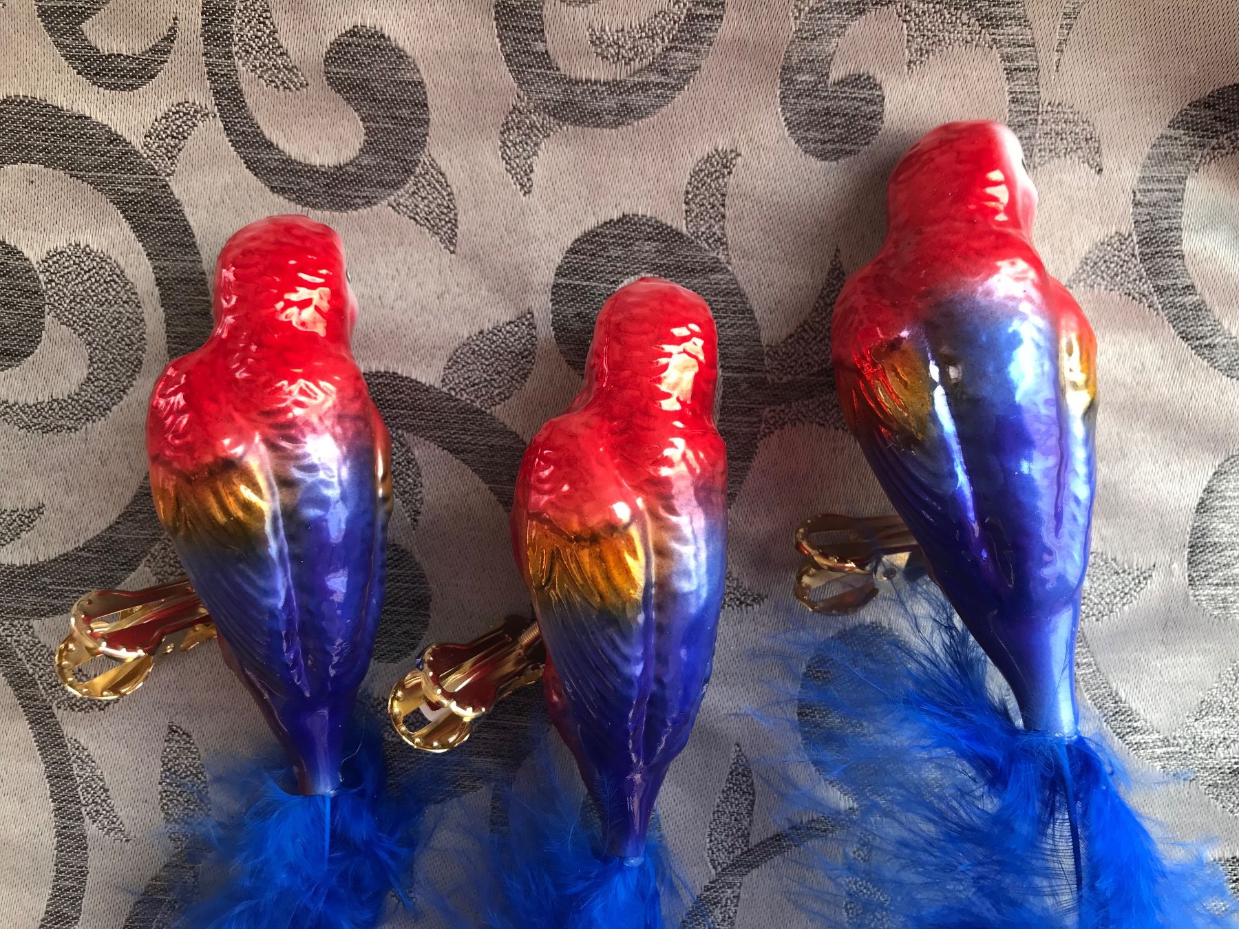 Tutte le decorazioni: 3x Papagei  rot blau Vogel Christbaumschmuck – Nuovo e nell'imballaggio originale da Alpnach Dorf venduto da marvo 2