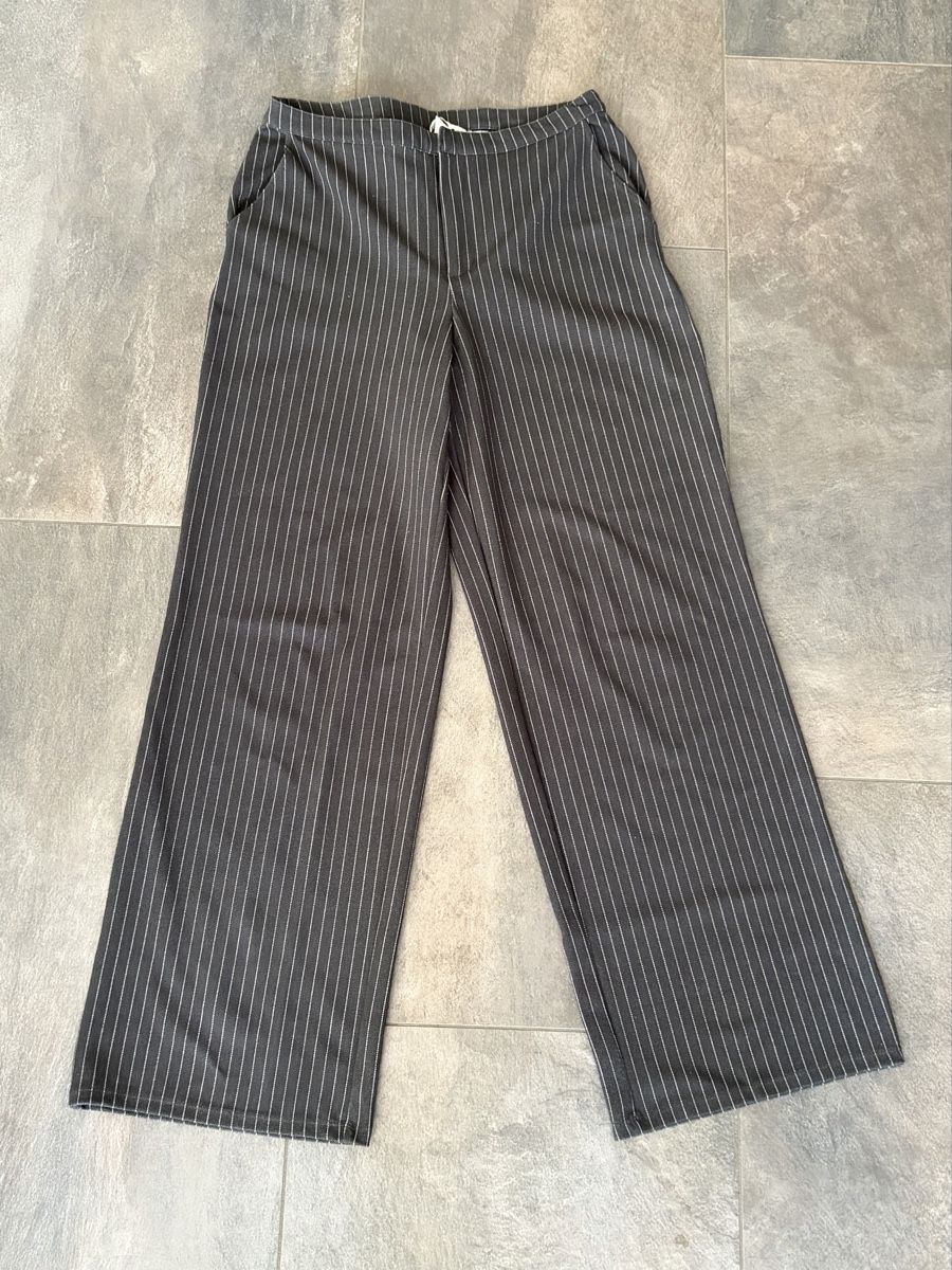 H&M Hosen: H&M Hosen Grösse S – Gebraucht aus Wängi von rose259