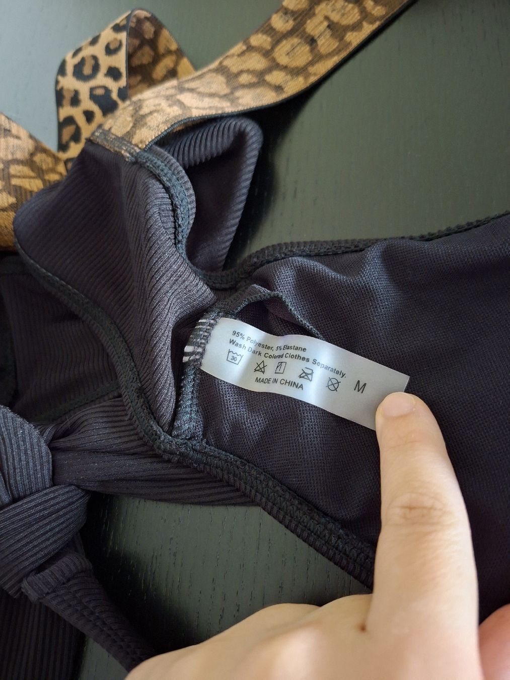 Maillots de bain & Bikinis: Bikini Oberteil schwarz Leo Grösse M – D'occasion à Winterthur par Ausmisten2026 1