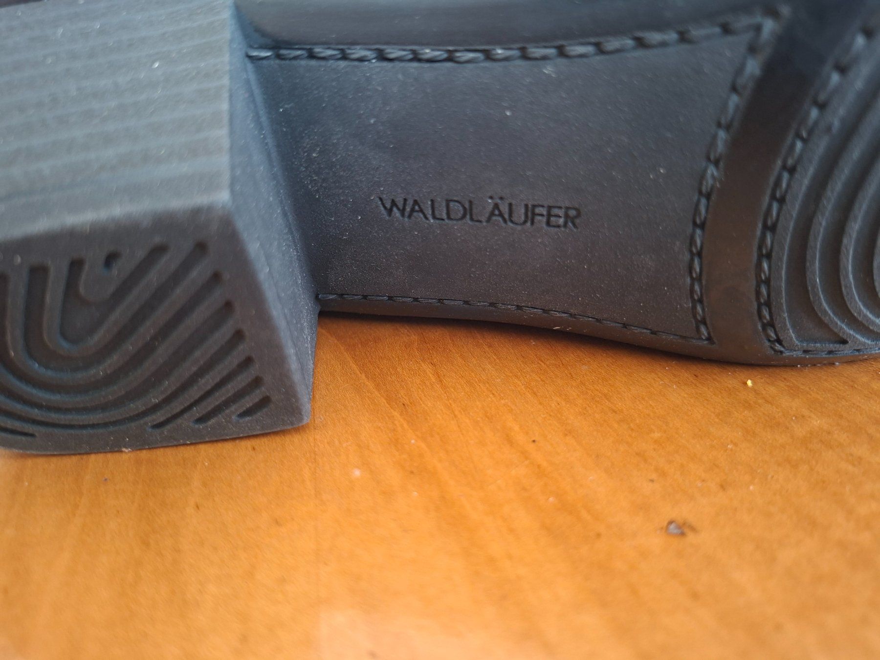 Scarpe da donna: Damenschuh Marke Waldläufer. – Usato da Gümligen venduto da beethoven66