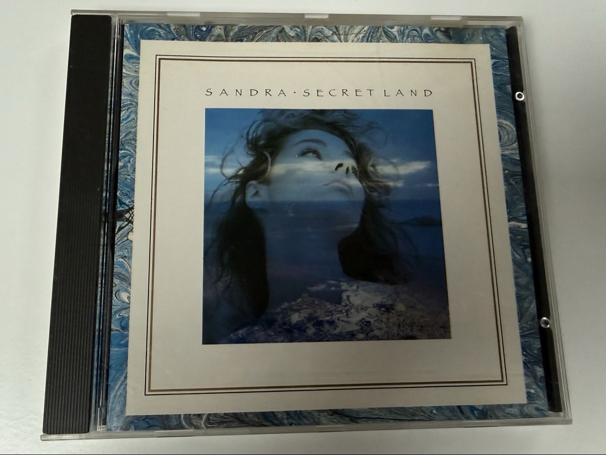 CD: CD Sandra - Secret Land - CD Album 1988 – Usato da Oberried Brienz venduto da Chyara