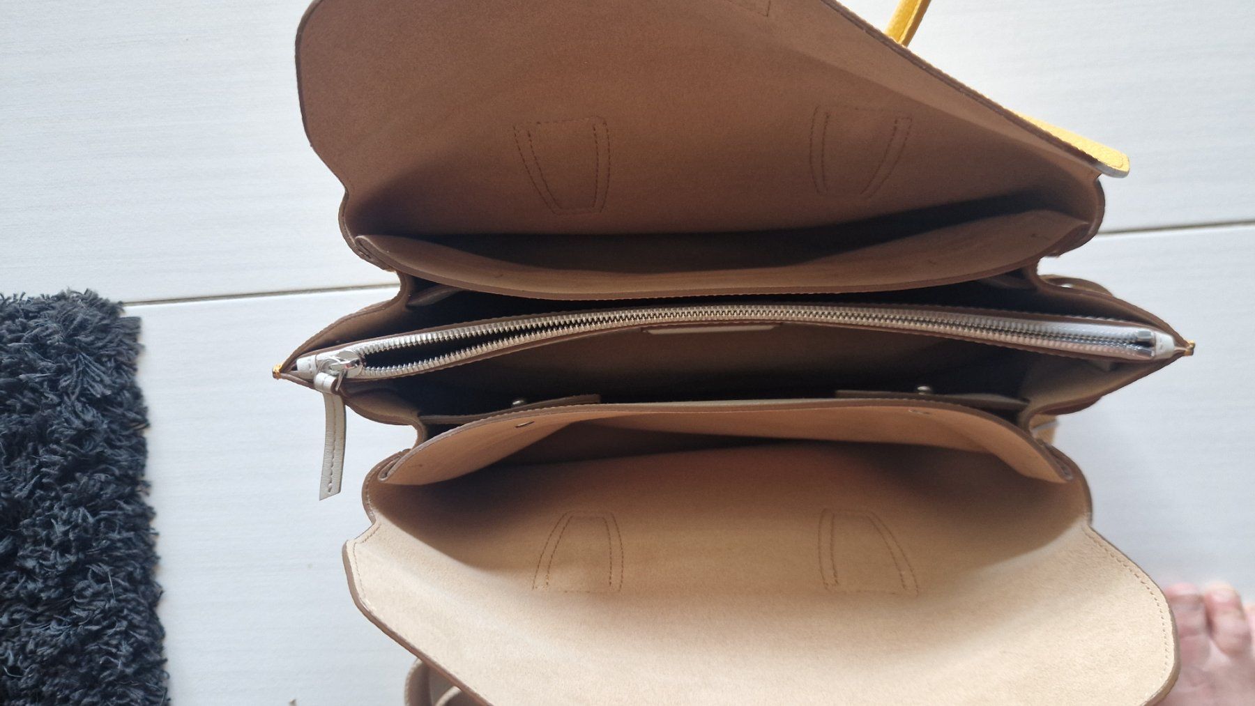 Mcm Sacs femmes: Handtasche MCM – Neuf (Voir description) à Volketswil par Bmarlin 3