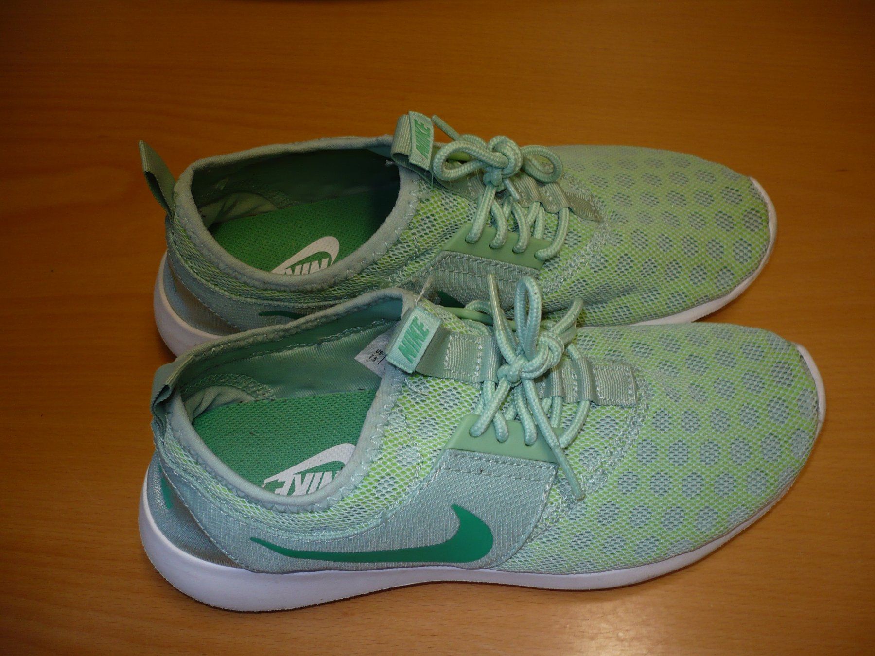 Nike Scarpe da donna: NIKE ROSHE ONE Grösse 38,5 – Usato da Merzligen venduto da Marthe22 2