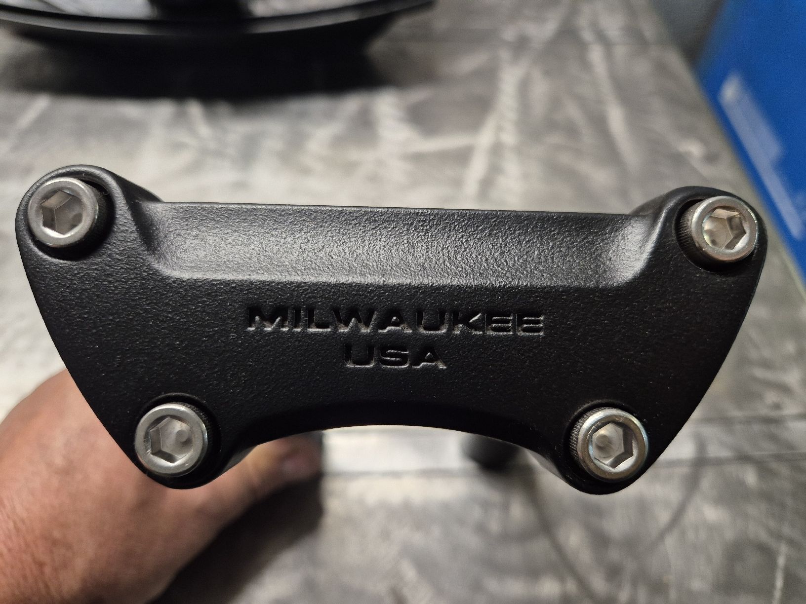 Harley-Davidson Toutes les pièces détachées moto: Risers Harley-Davidson  – D'occasion à Le Locle par CHEGUA 1