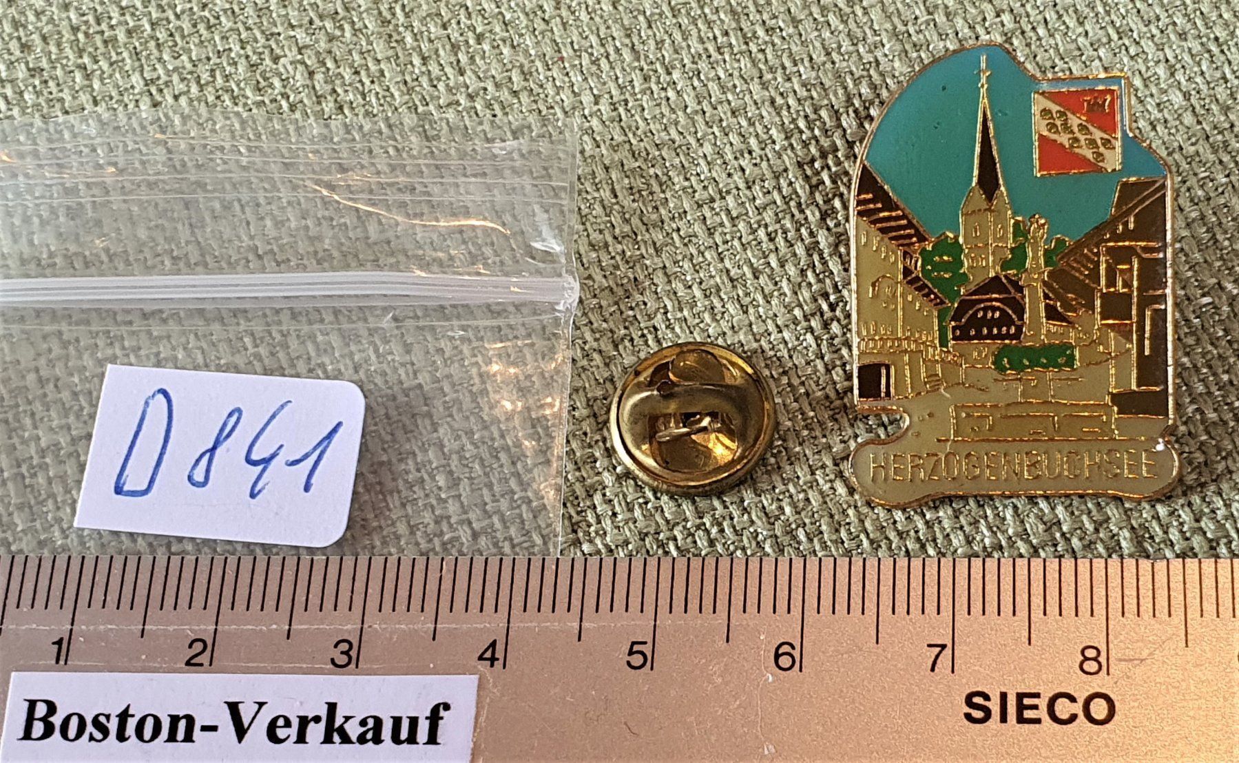Placchette & Badge: D841 - Pin Dorfbrunnen Herzogenbuchsee – Usato da Reinach BL venduto da Boston-Verkauf 2