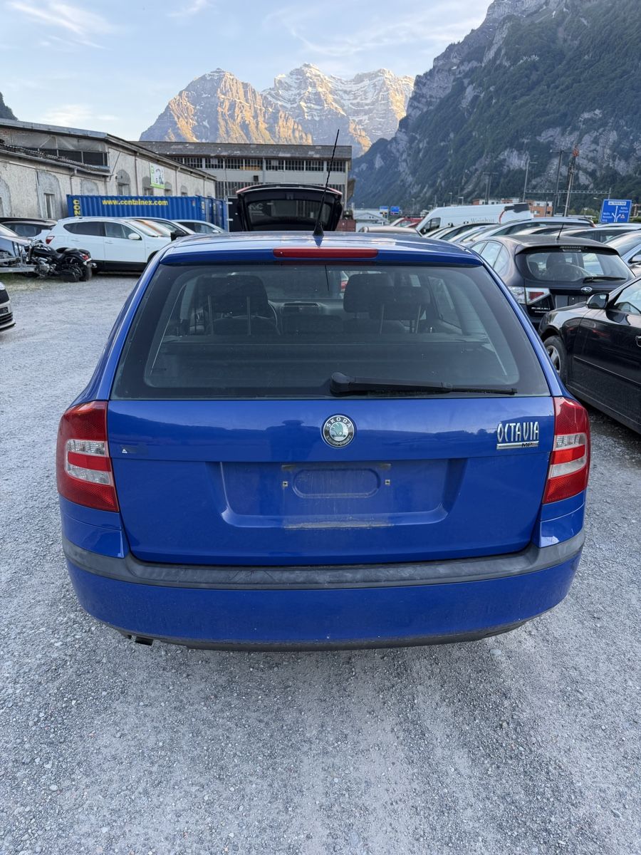 Skoda Automobili: Skoda Octavia 1.6MPI Benzin Automatic – Usato da Mollis venduto da BSL10 1