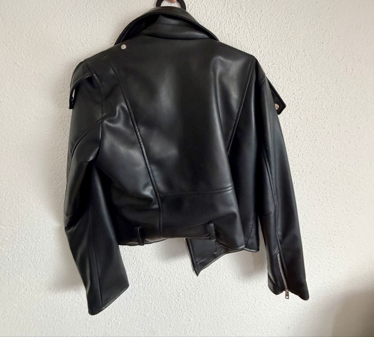 Vestes: Leather Jacket  – Neuf (Voir description) à Luzern par das_2s8k 1